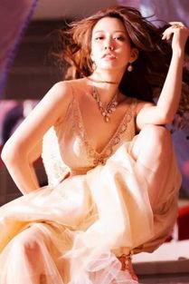 吴辰君个人资料,影视界璀璨的青春女神