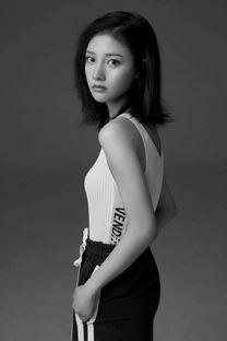 朱丽岚的照片,光影交织下的美丽瞬间